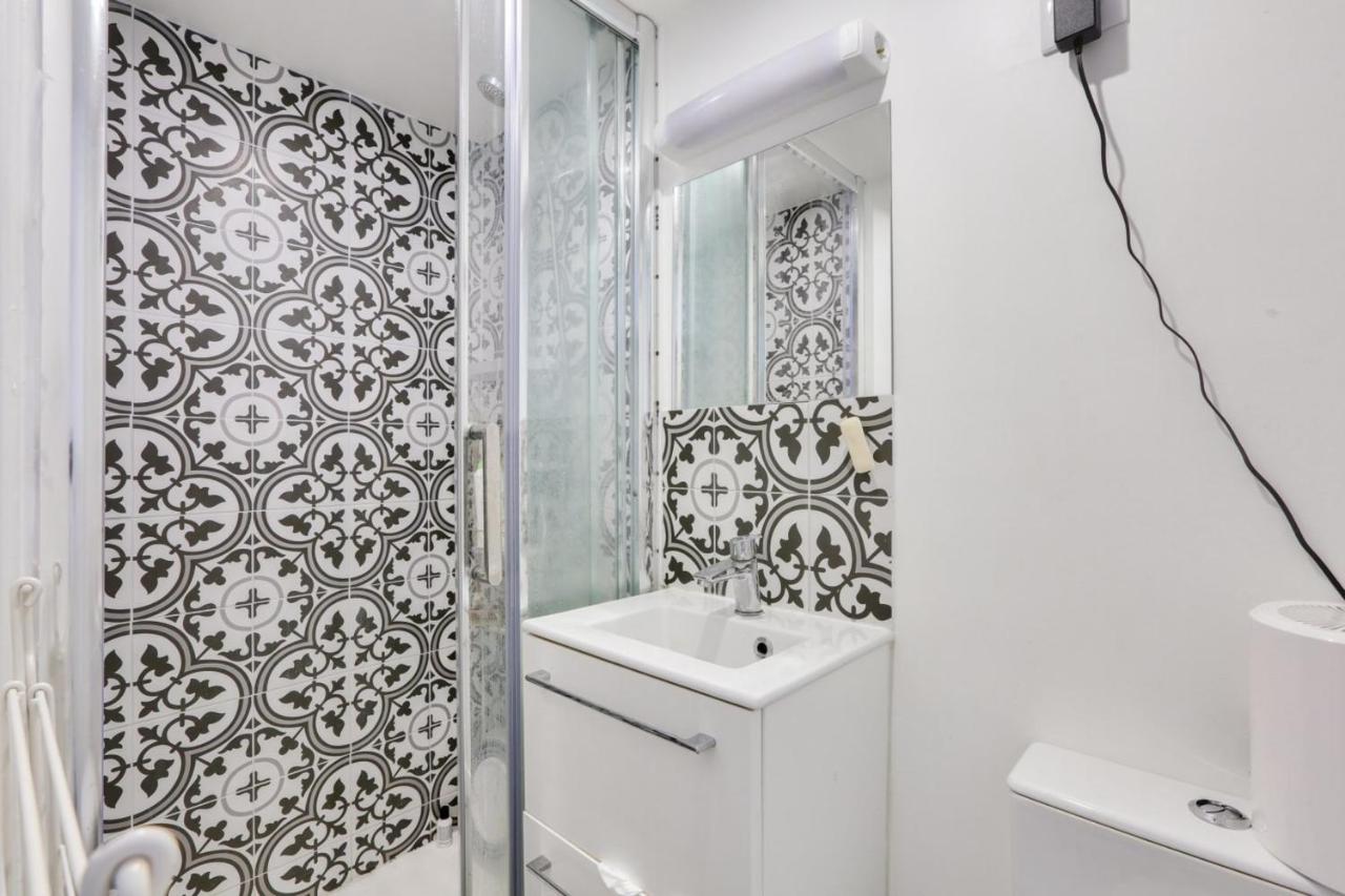 Super Studio In The 11Th District Lägenhet Paris Exteriör bild